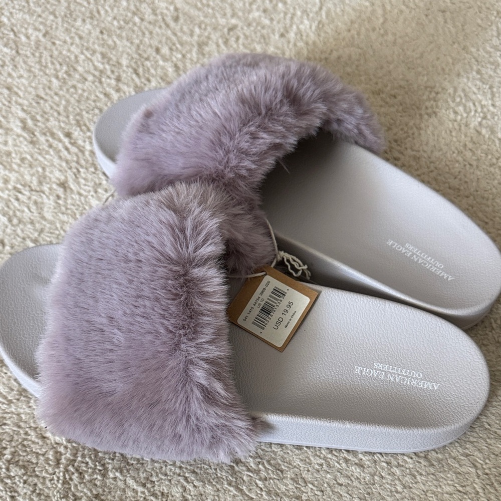 American Eagle Outfitters Women's Faux Fur Lavender Slippers